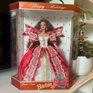 1997 Holiday Barbie *green eyes!